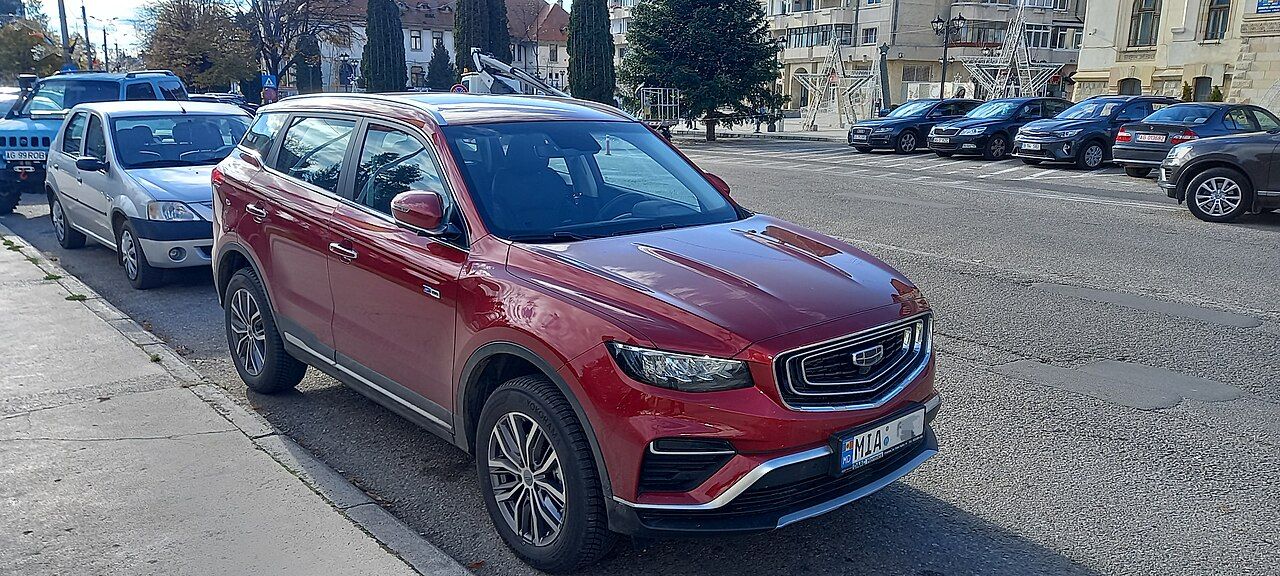 Фото модели: Geely Atlas 4WD, вид спереди